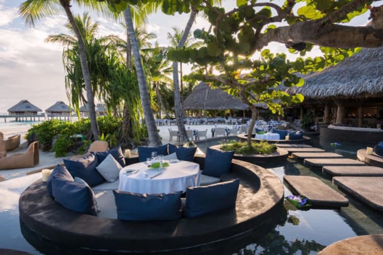 Pool dining